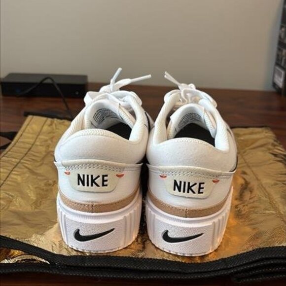Size 6.5 Nike Women's Court Legacy Lift Shoes - Picture 1 of 7